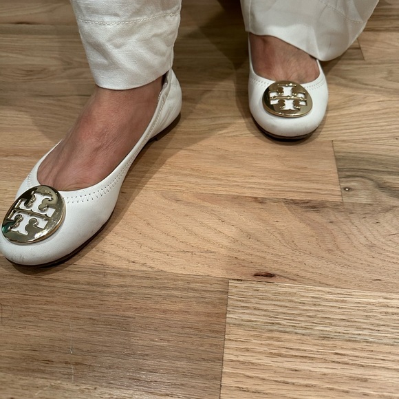 Tory Burch Ivory Flats with Metallic Emblem - Picture 3 of 4